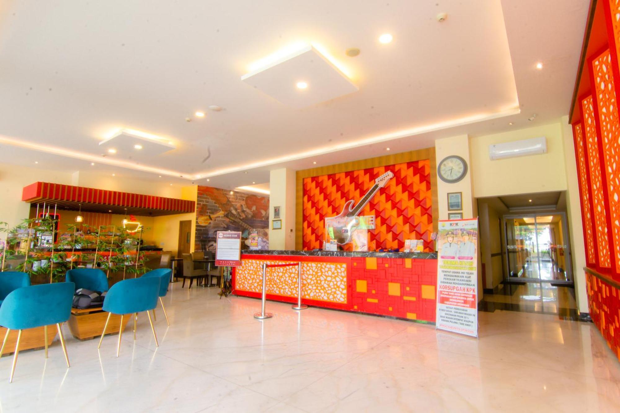 Front One Hotel Purwodadi Purwodadi  Buitenkant foto