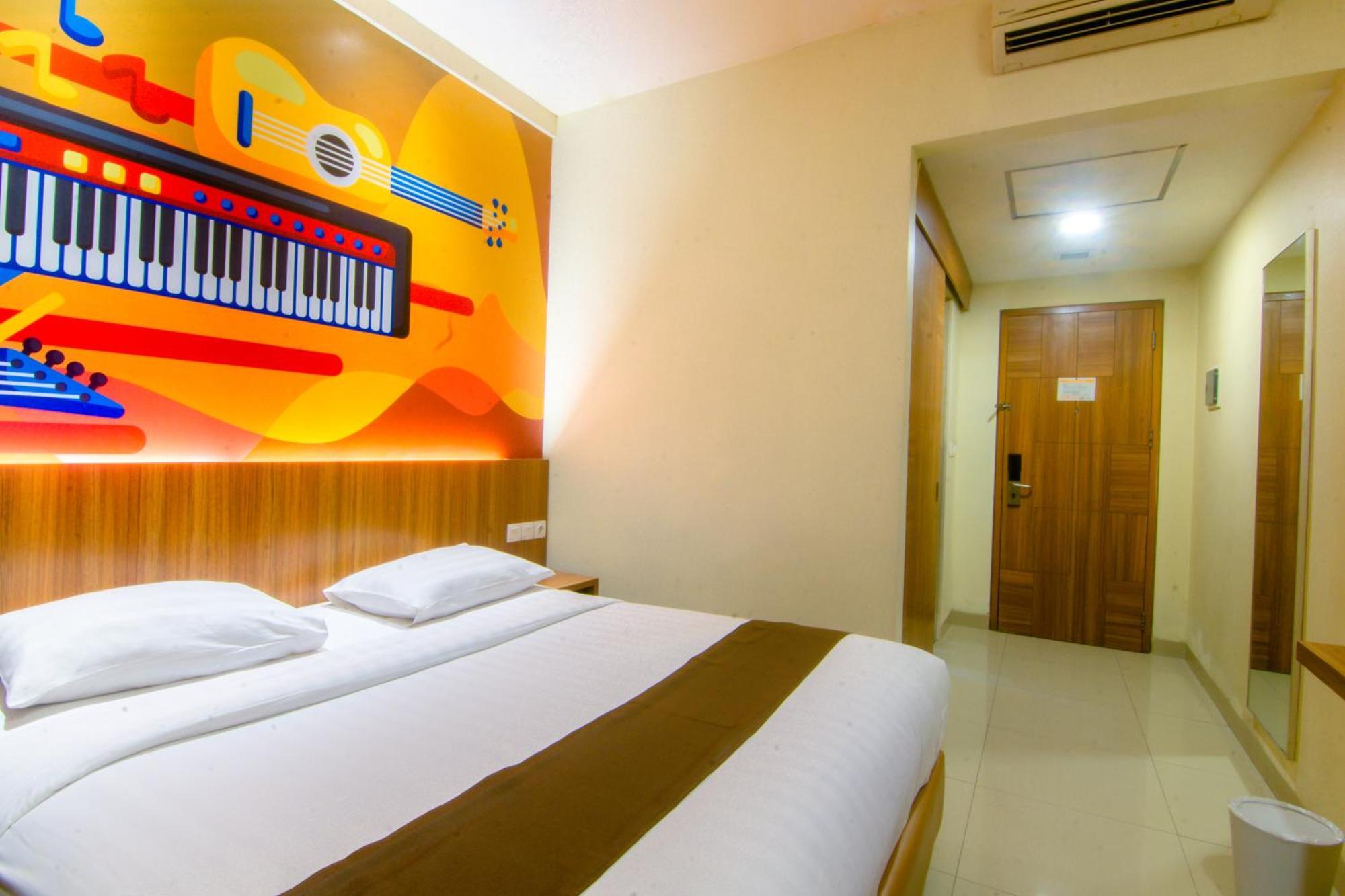 Front One Hotel Purwodadi Purwodadi  Buitenkant foto
