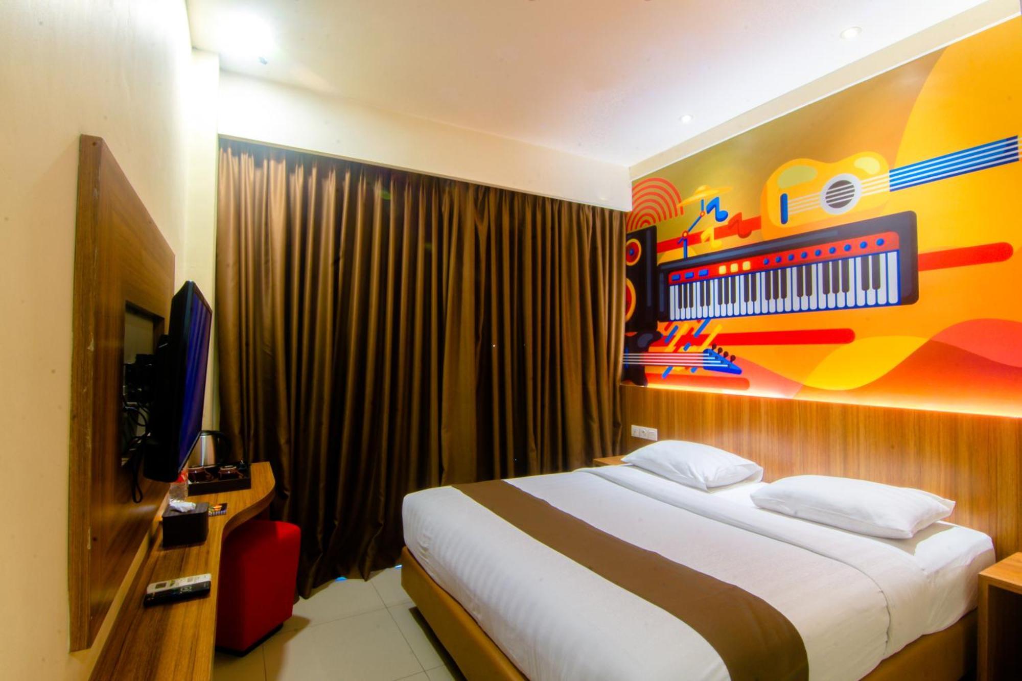 Front One Hotel Purwodadi Purwodadi  Buitenkant foto